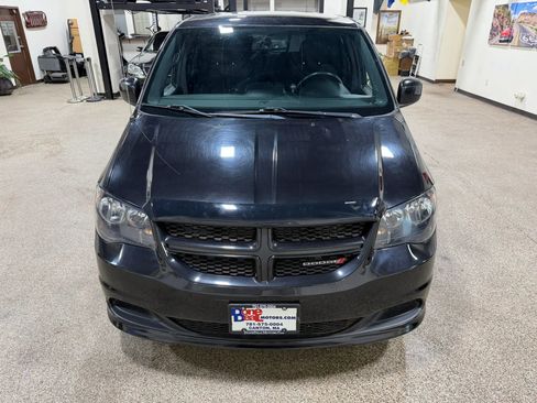 Used 2016 Dodge Grand Caravan SE FWD image 11