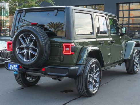 Used 2024 Jeep Wrangler Unlimited w/ Convenience Group AWD/4WD image 6