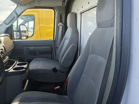 Used 2018 Ford E-350 and Econoline 350 Super Duty image 6