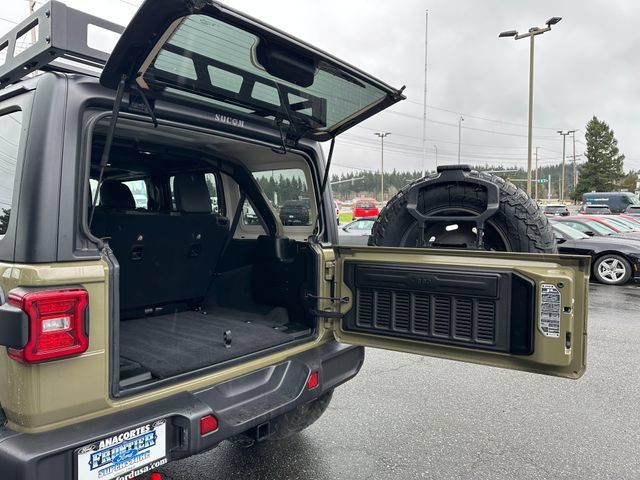 Used 2025 Jeep Wrangler Unlimited Rubicon AWD/4WD image 14