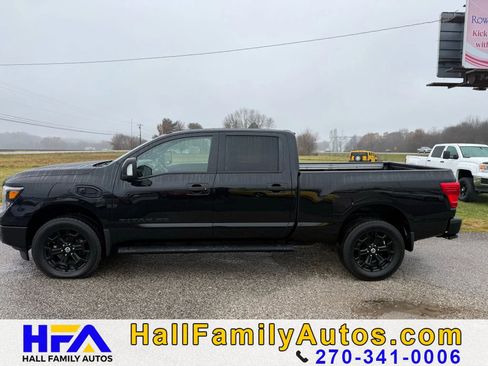Used 2018 Nissan Titan SL w/ Midnight Edition image 5