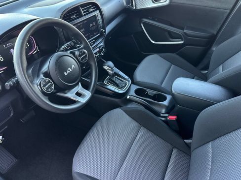 Certified 2023 Kia Soul LX FWD image 10