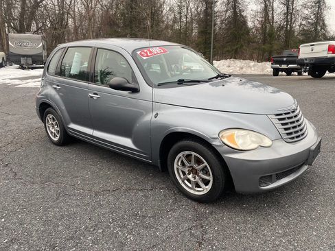 Used 2009 Chrysler PT Cruiser Base 4dr Wagon image 4
