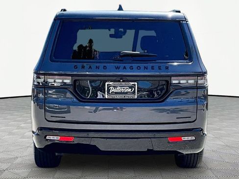 Used 2022 Jeep Grand Wagoneer Series II AWD/4WD image 4