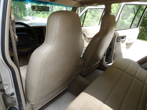 Used 1996 Jeep Cherokee 4WD 4-Door image 94
