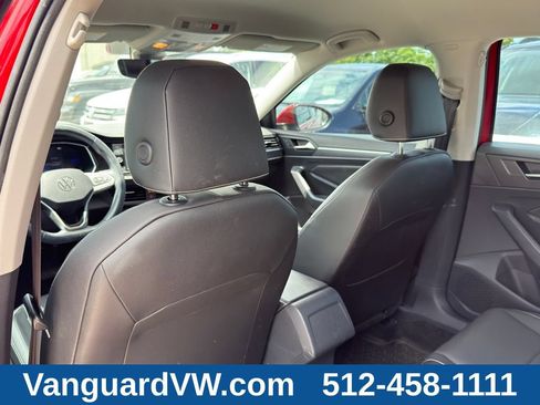 Used 2023 Volkswagen Jetta SE FWD image 27