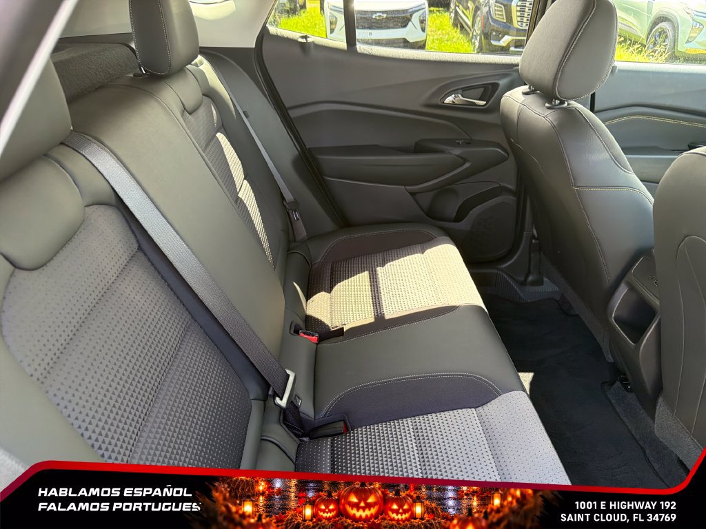 Used 2025 Chevrolet Trax LT w/ Driver Confidence Package FWD image 26