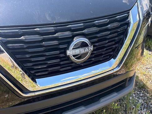 Used 2022 Nissan Rogue SV AWD/4WD image 5