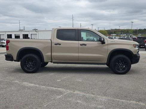 Used 2022 Chevrolet Silverado 1500 ZR2 w/ Technology Package image 6