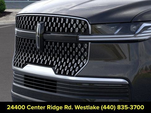 New 2026 Lincoln Navigator Reserve AWD/4WD image 17