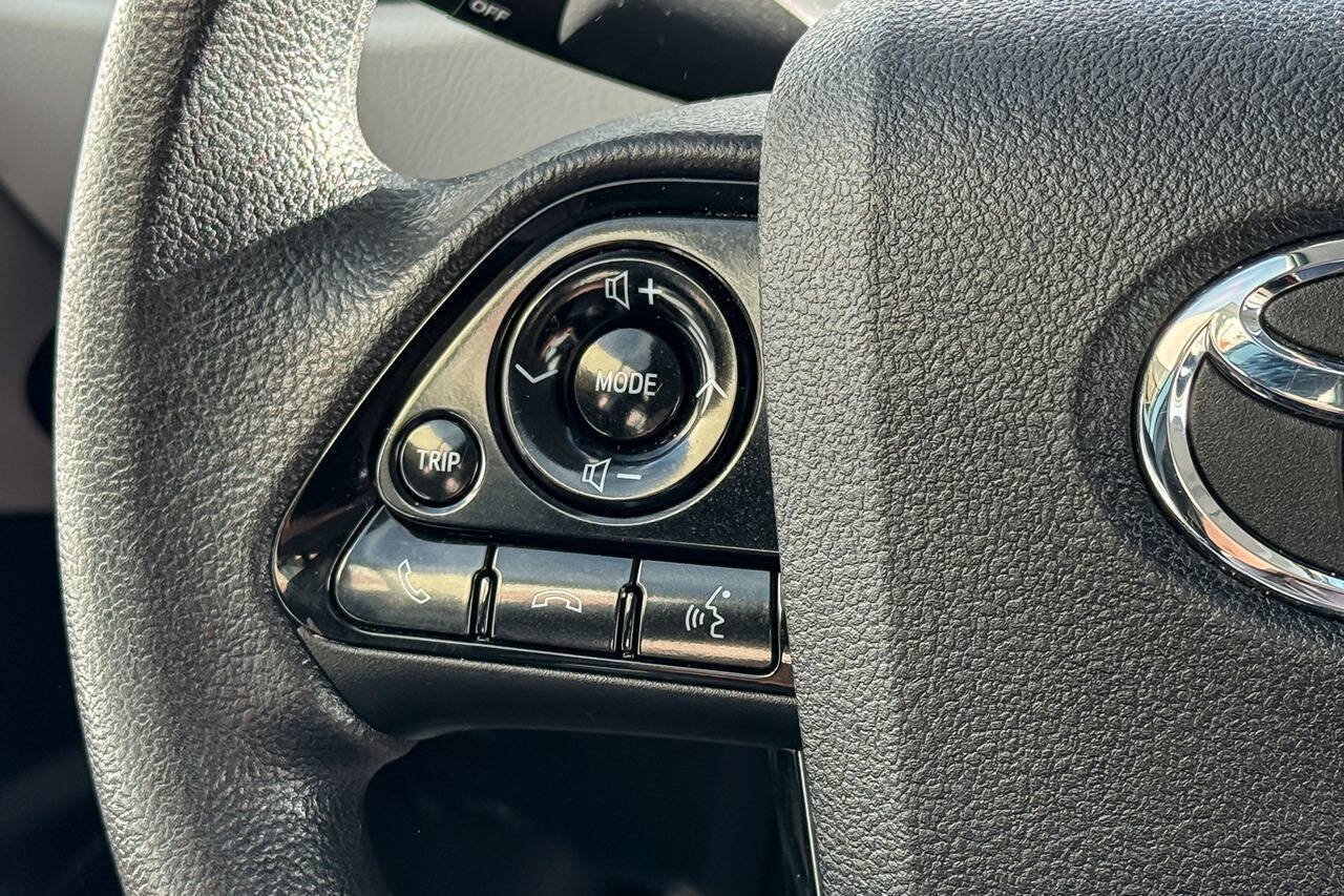 Used 2019 Toyota Prius LE FWD image 23