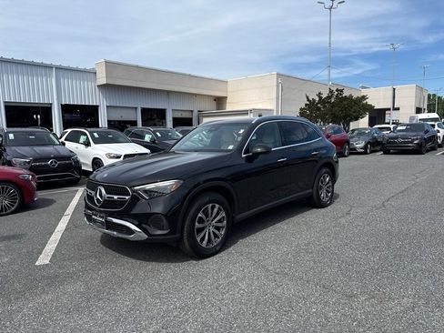 Used 2025 Mercedes-Benz GLC 300 4MATIC image 1