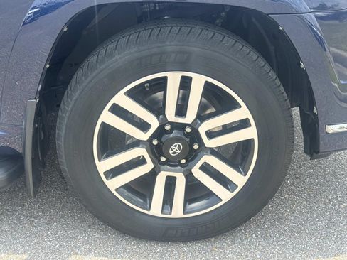 Used 2018 Toyota 4Runner Limited AWD/4WD image 4