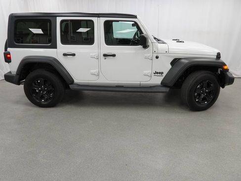 Certified 2022 Jeep Wrangler Unlimited Sport image 10