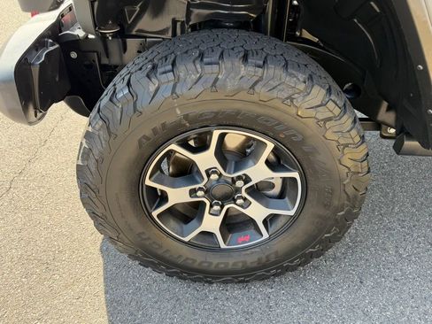 Certified 2023 Jeep Wrangler Rubicon w/ Cold Weather Group AWD/4WD image 13