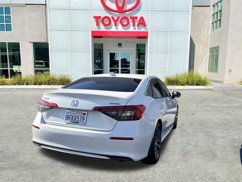 Used 2023 Honda Civic Touring image 8