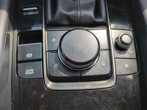 Used 2020 MAZDA MAZDA3 Sedan w/ Preferred Package FWD image 23