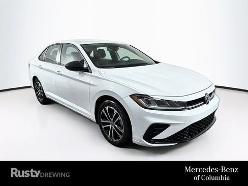 Used 2025 Volkswagen Jetta Sport FWD image 1