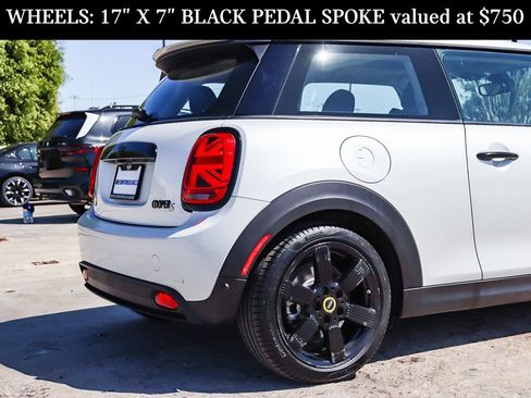 Used 2024 MINI Cooper SE FWD image 16