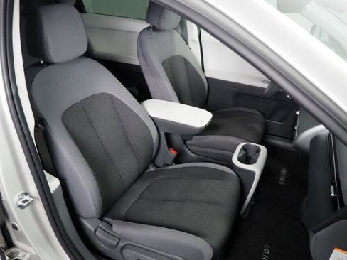 Used 2024 Hyundai Ioniq 5 SEL image 2