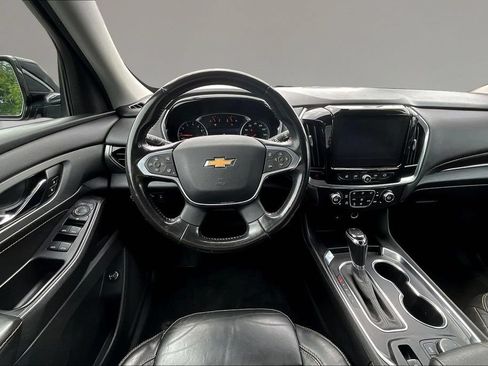 Used 2020 Chevrolet Traverse LT w/ Driver Confidence II Package AWD/4WD image 8
