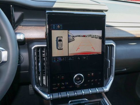 New 2027 GMC Acadia Denali Ultimate w/ LPO, Floor Liner Package AWD/4WD image 20