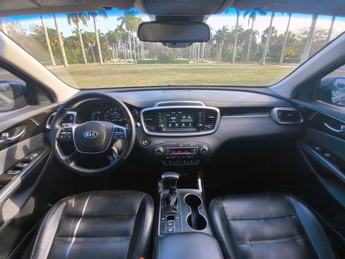Used 2019 Kia Sorento EX FWD image 22