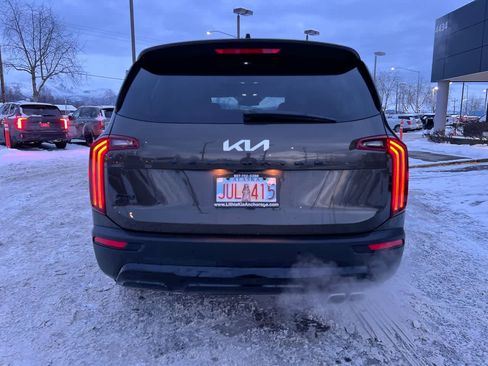 Used 2022 Kia Telluride EX w/ EX Premium Package image 27