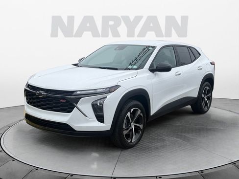 Used 2024 Chevrolet Trax RS w/ Driver Confidence Package image 4