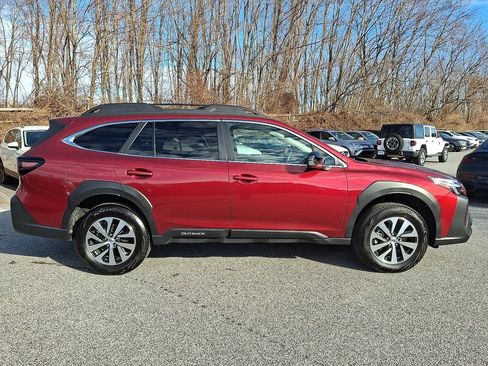 Certified 2025 Subaru Outback Premium AWD/4WD image 8