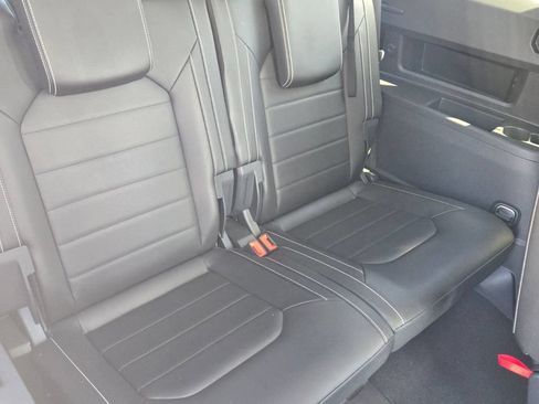 Certified 2023 Volkswagen Atlas SEL Premium AWD/4WD image 19