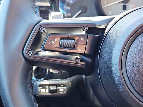 Certified 2025 Porsche Macan S AWD/4WD image 20