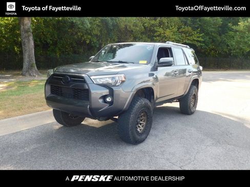 Used 2022 Toyota 4Runner SR5 AWD/4WD image 1
