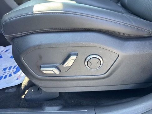 Used 2025 Hyundai Santa Fe SEL AWD/4WD image 16