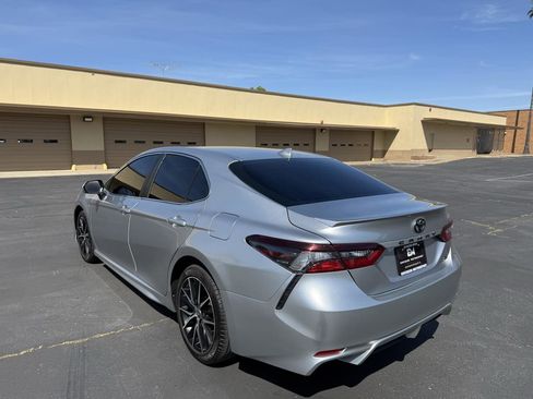 Used 2022 Toyota Camry SE w/ Convenience Package image 5