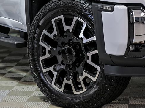 New 2026 GMC Sierra 2500 Denali w/ Denali Reserve Package AWD/4WD image 3