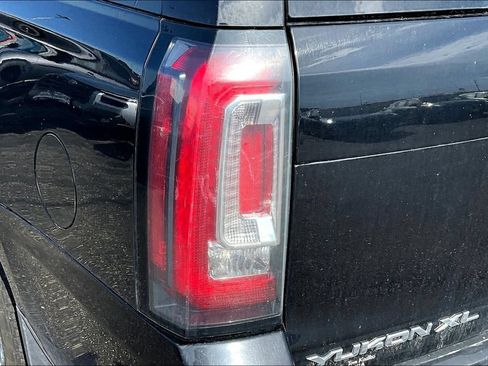 Used 2015 GMC Yukon XL SLE AWD/4WD image 18