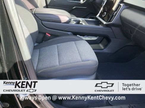 Used 2025 GMC Acadia Elevation image 15