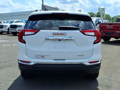 Certified 2022 GMC Terrain SLT w/ Infotainment Package II AWD/4WD image 4