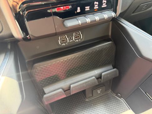 Used 2024 RAM 1500 Laramie AWD/4WD image 24