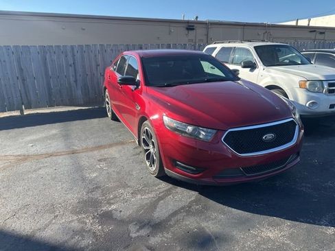 Used 2015 Ford Taurus SHO image 3
