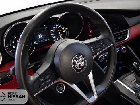 Used 2019 Alfa Romeo Giulia AWD image 7
