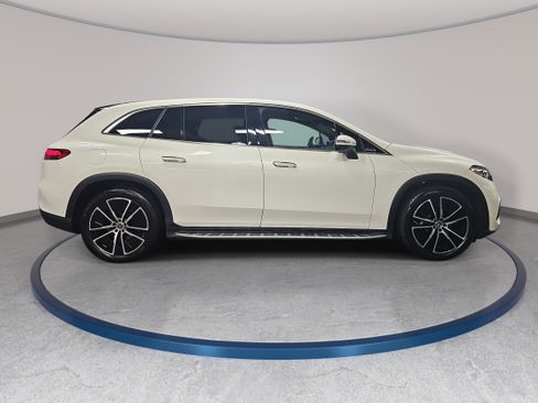 Used 2023 Mercedes-Benz EQS 450+ SUV image 5