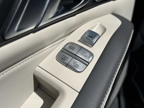 Used 2023 BMW X7 M60i w/ Executive Package AWD/4WD image 15