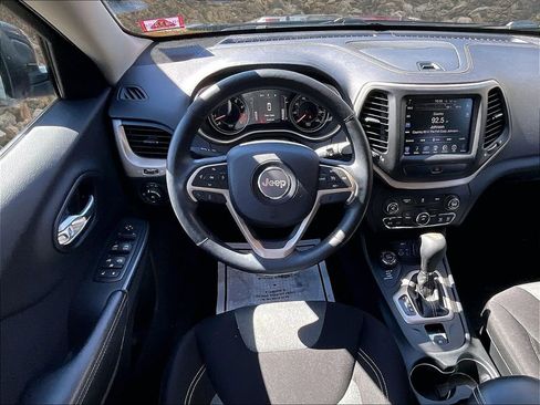 Used 2014 Jeep Cherokee Latitude w/ Cold Weather Group AWD/4WD image 5