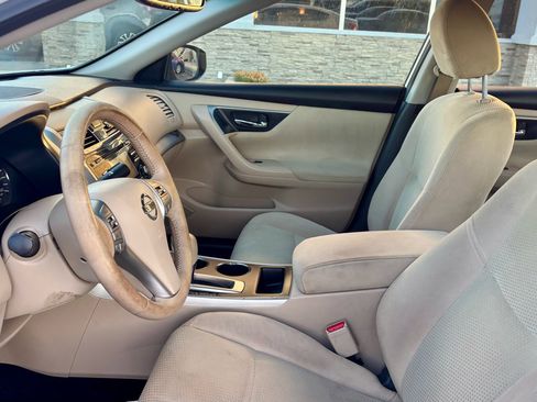Used 2015 Nissan Altima 2.5 SV w/ Convenience Package image 15