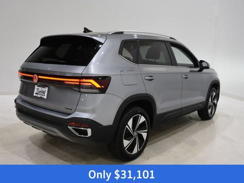 New 2026 Volkswagen Taos SE AWD/4WD image 4