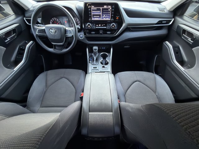 Used 2022 Toyota Highlander L AWD/4WD image 9