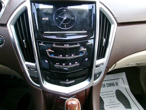 Used 2013 Cadillac SRX Luxury image 20