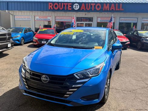 Used 2023 Nissan Versa SV image 1